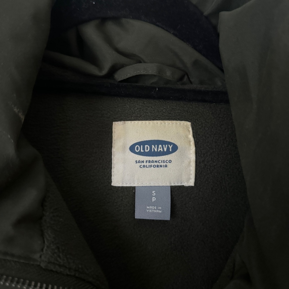 Old Navy Dark Green Quilted Vest - Picture 4 of 10